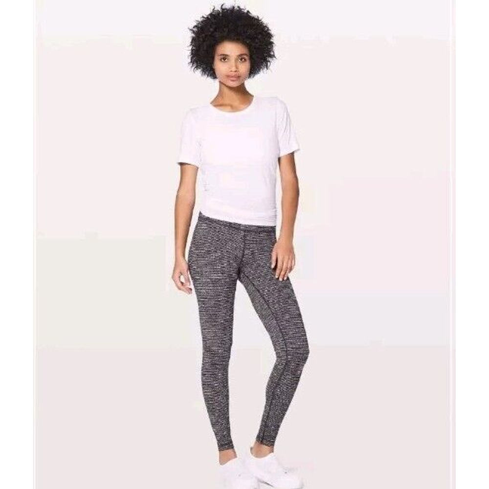 Lululemon Womens 4 Wunder Under Super High Rise Leggings 28” Black White LWAZ9SP